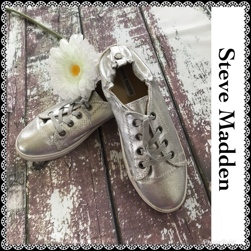 Steve Madden casual shoes, size 10